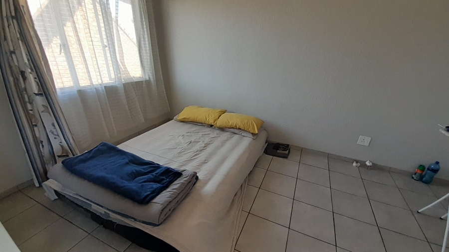 1 Bedroom Property for Sale in Glen Marais Gauteng