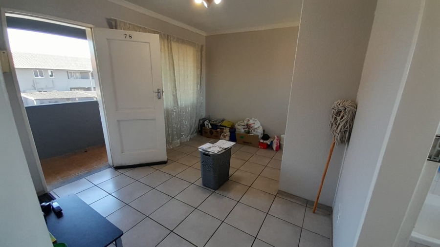 1 Bedroom Property for Sale in Glen Marais Gauteng