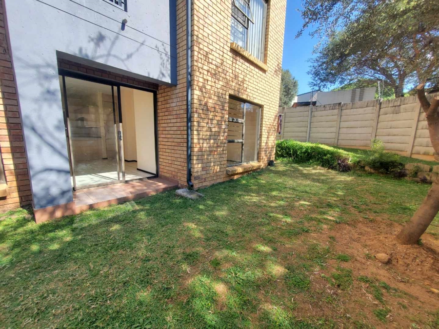 2 Bedroom Property for Sale in North Riding Gauteng