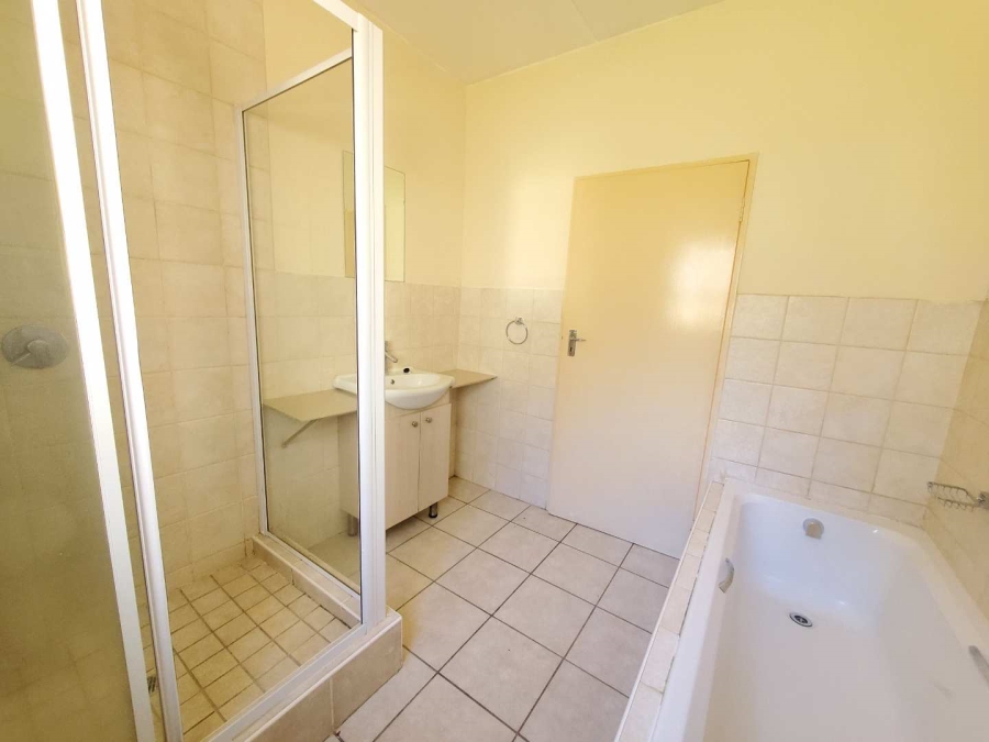 2 Bedroom Property for Sale in North Riding Gauteng