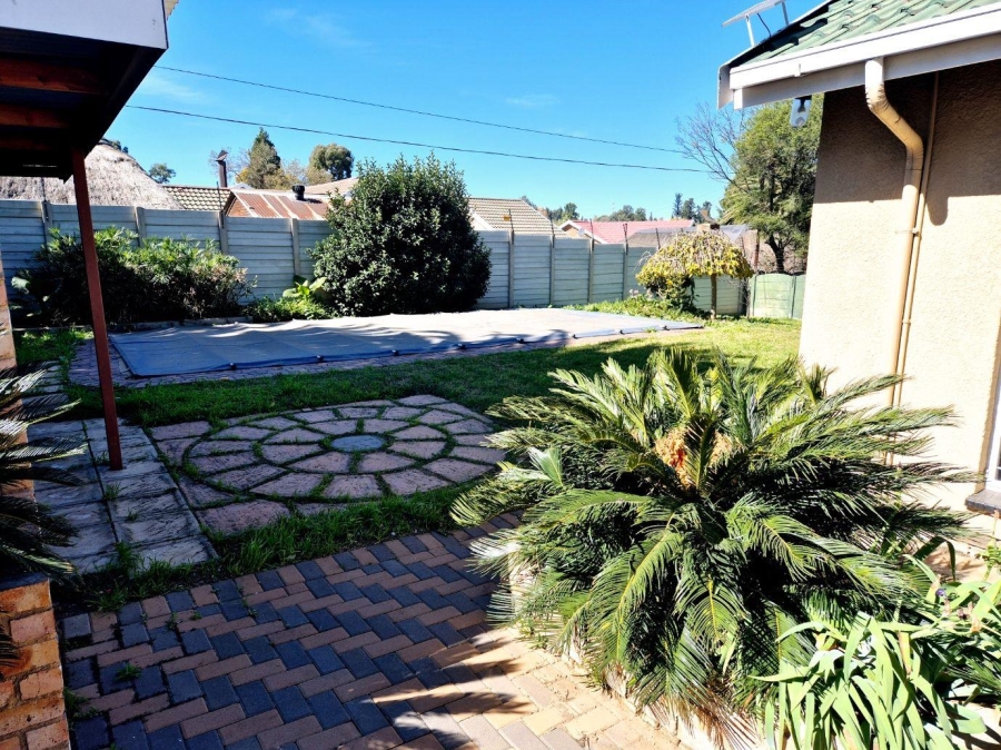 3 Bedroom Property for Sale in Brackendowns Gauteng