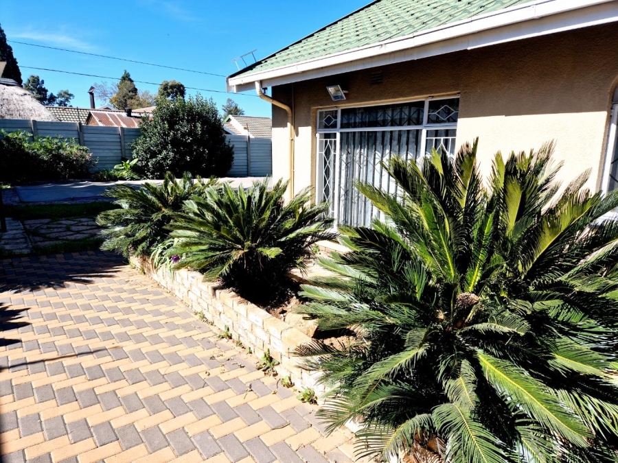 3 Bedroom Property for Sale in Brackendowns Gauteng