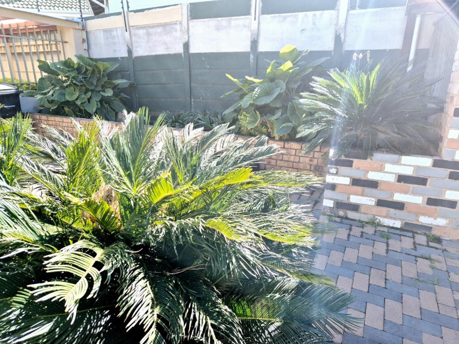 3 Bedroom Property for Sale in Brackendowns Gauteng
