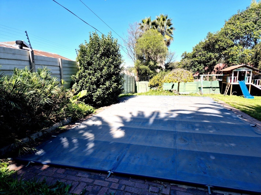 3 Bedroom Property for Sale in Brackendowns Gauteng