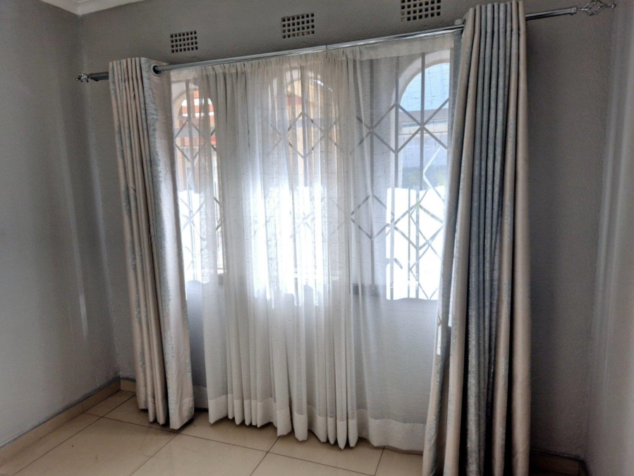 3 Bedroom Property for Sale in Brackendowns Gauteng