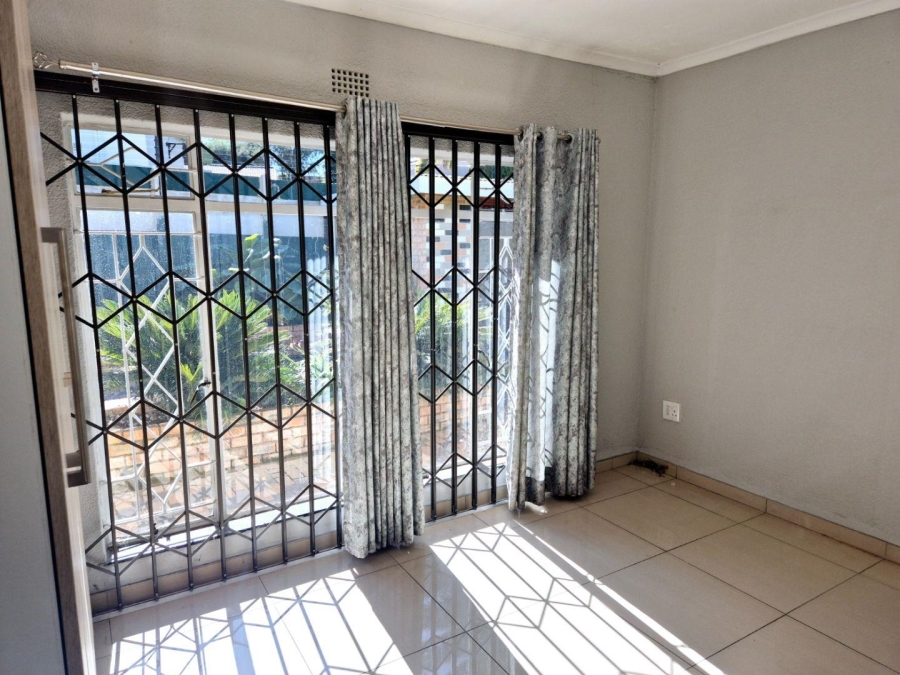 3 Bedroom Property for Sale in Brackendowns Gauteng