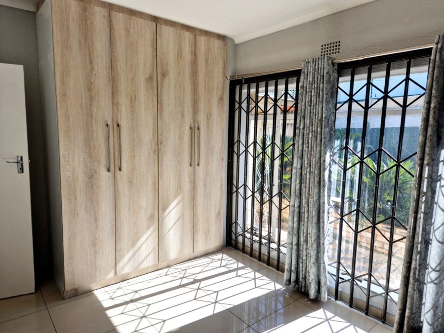 3 Bedroom Property for Sale in Brackendowns Gauteng