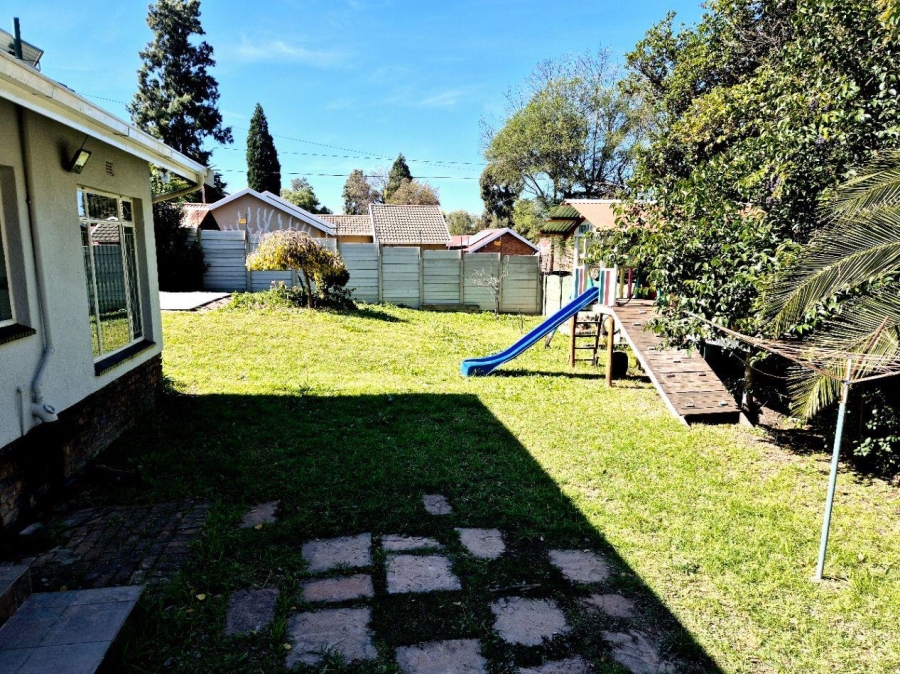 3 Bedroom Property for Sale in Brackendowns Gauteng