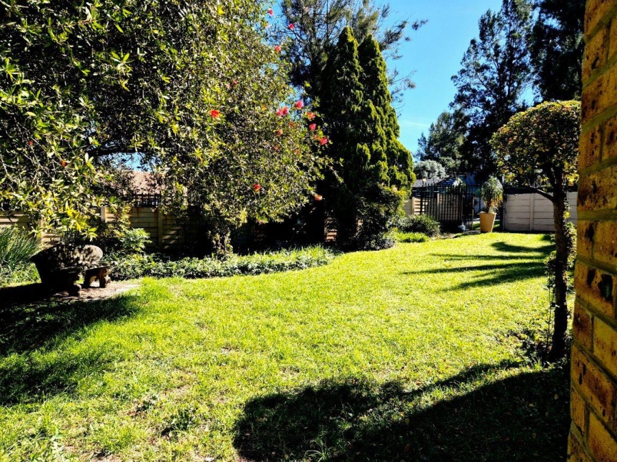 3 Bedroom Property for Sale in Brackendowns Gauteng