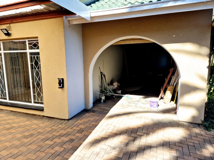 3 Bedroom Property for Sale in Brackendowns Gauteng