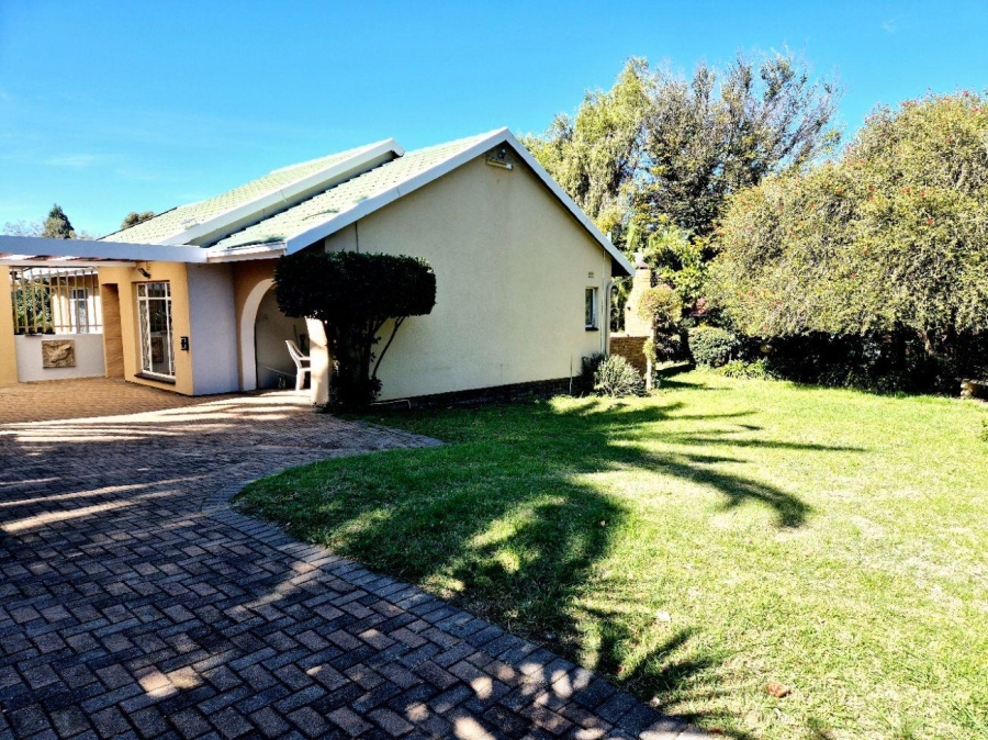 3 Bedroom Property for Sale in Brackendowns Gauteng