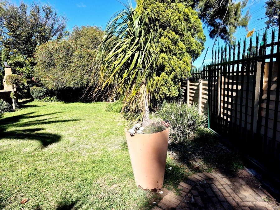 3 Bedroom Property for Sale in Brackendowns Gauteng