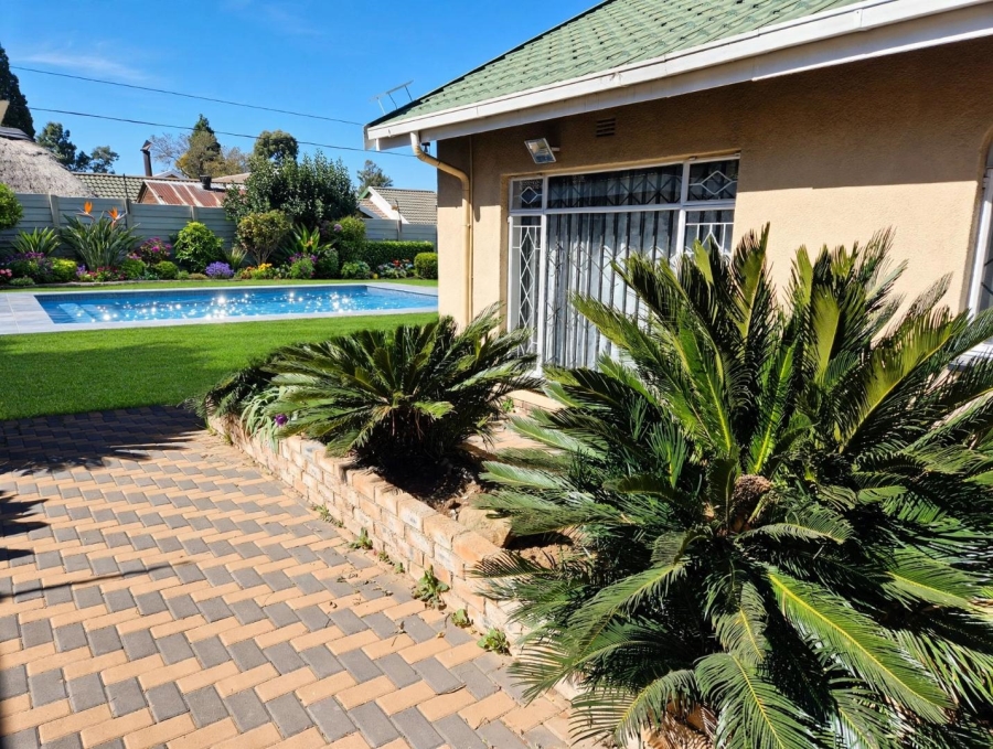 3 Bedroom Property for Sale in Brackendowns Gauteng