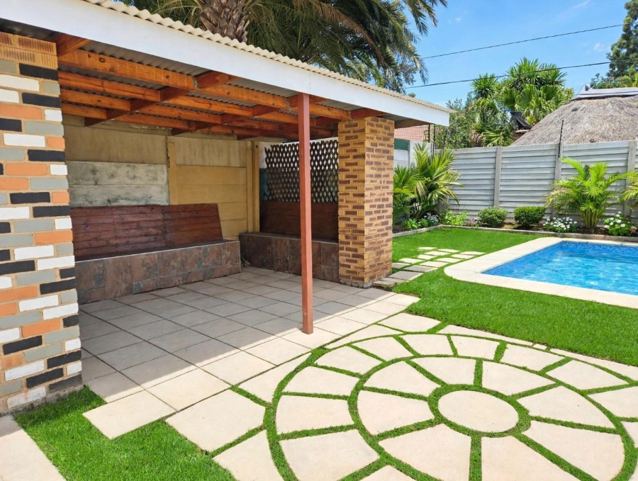 3 Bedroom Property for Sale in Brackendowns Gauteng