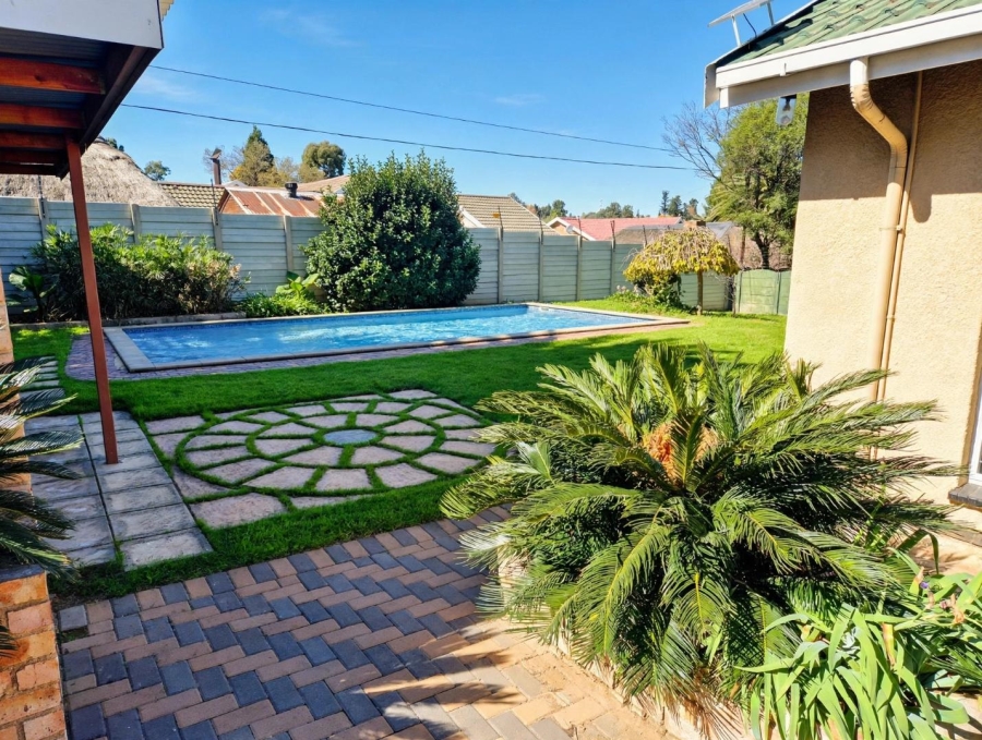 3 Bedroom Property for Sale in Brackendowns Gauteng