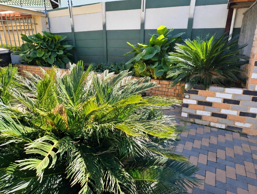 3 Bedroom Property for Sale in Brackendowns Gauteng