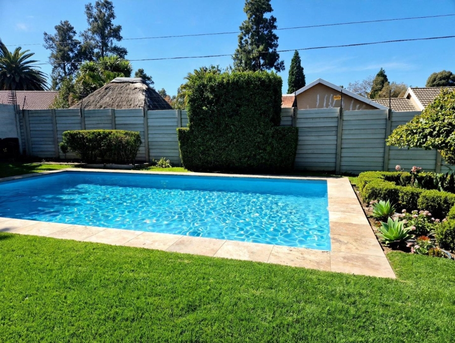 3 Bedroom Property for Sale in Brackendowns Gauteng