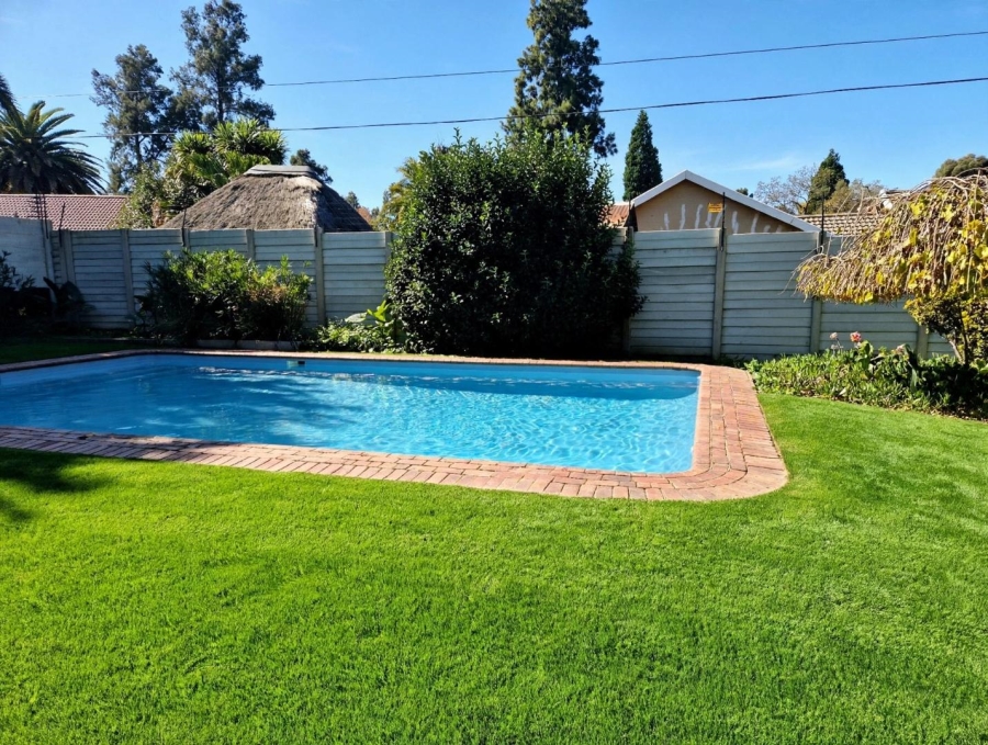 3 Bedroom Property for Sale in Brackendowns Gauteng