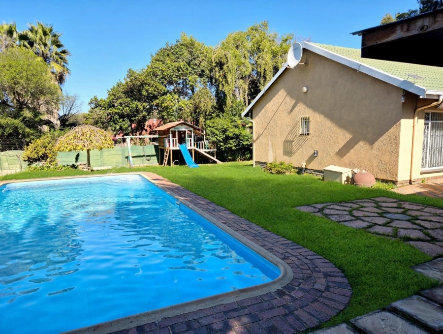 3 Bedroom Property for Sale in Brackendowns Gauteng