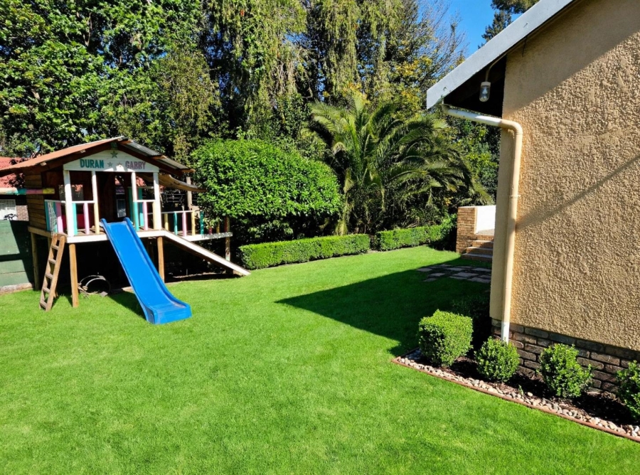 3 Bedroom Property for Sale in Brackendowns Gauteng