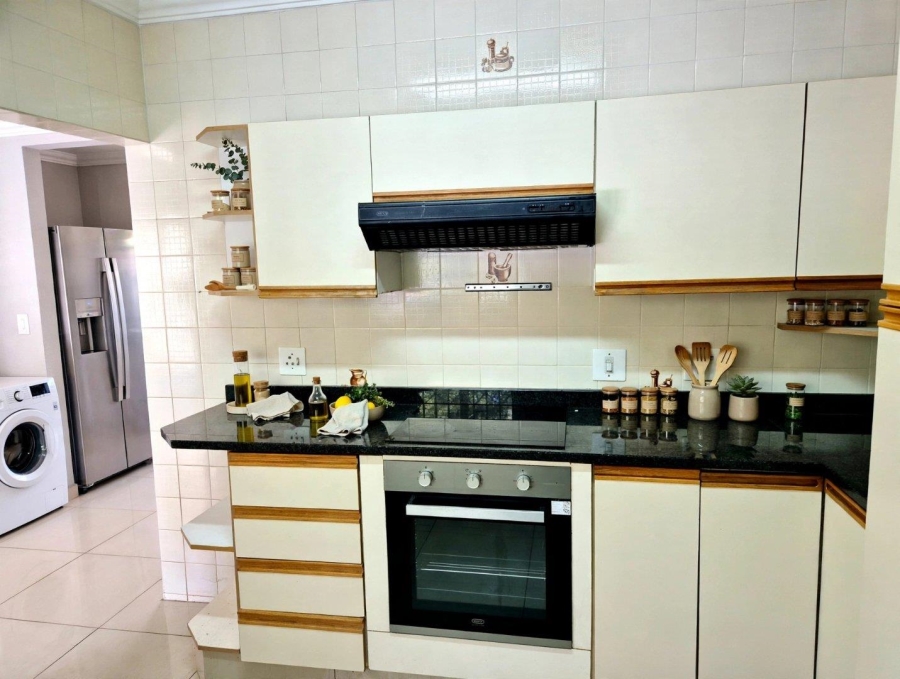 3 Bedroom Property for Sale in Brackendowns Gauteng