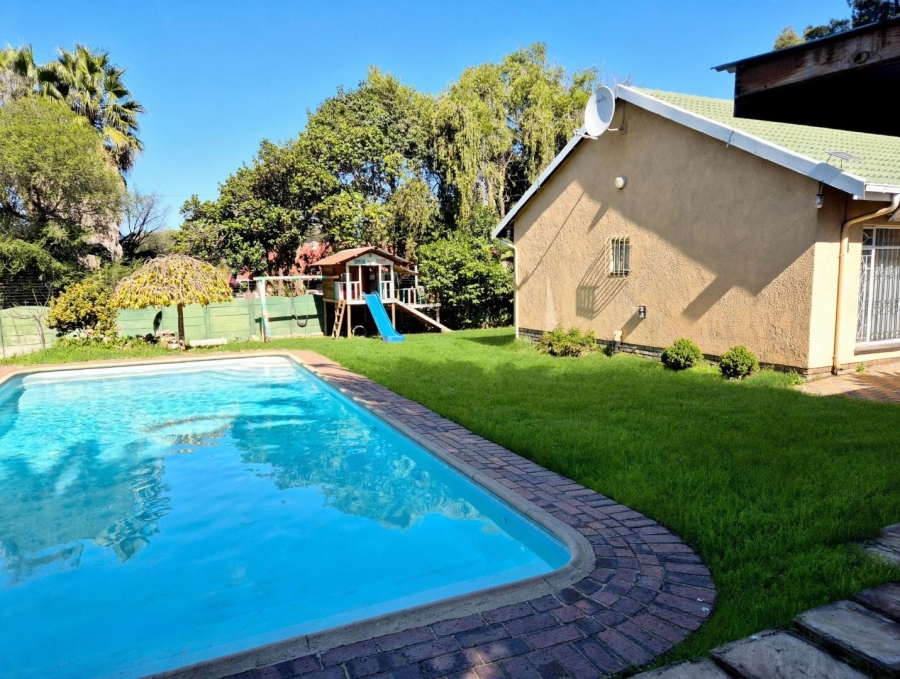 3 Bedroom Property for Sale in Brackendowns Gauteng