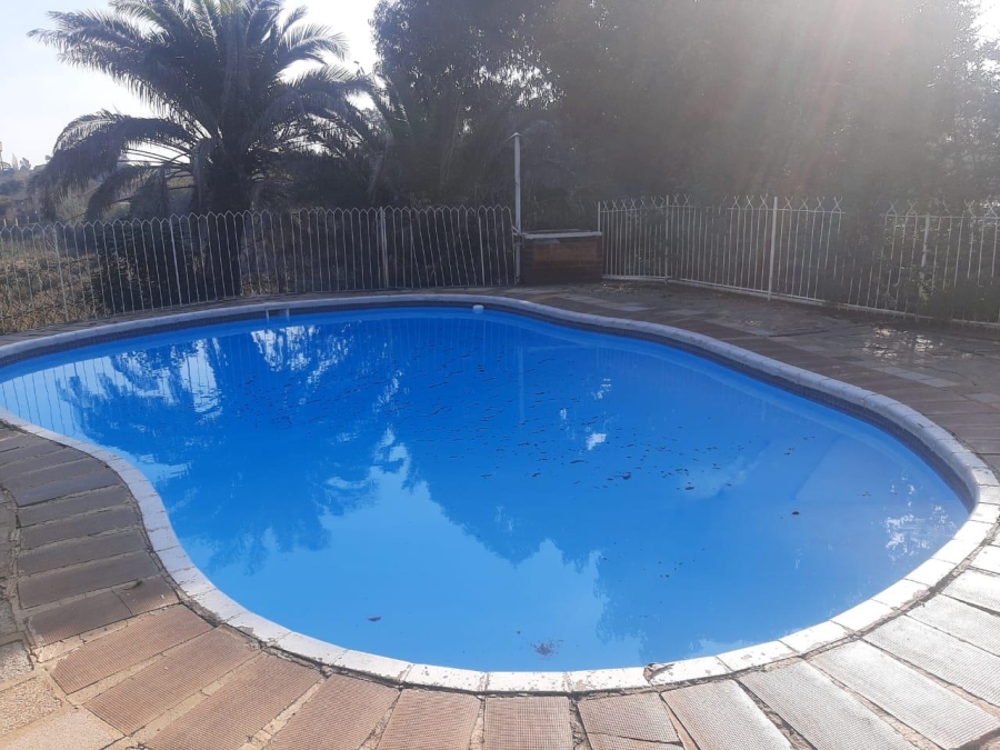 2 Bedroom Property for Sale in Townsview Gauteng