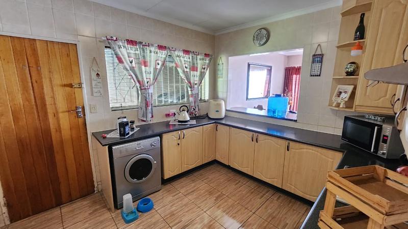 3 Bedroom Property for Sale in Verwoerdpark Gauteng
