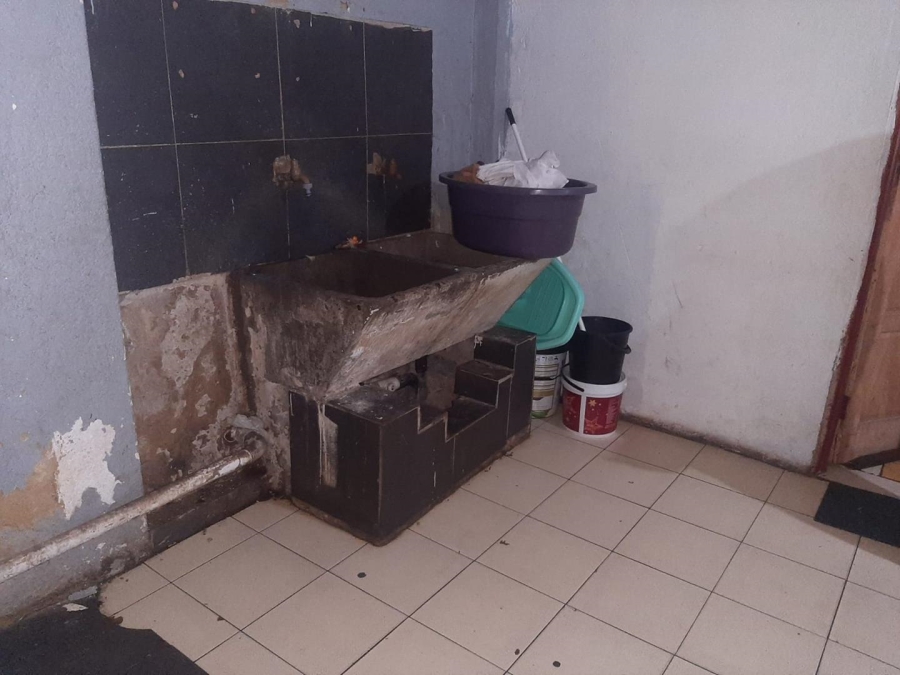 12 Bedroom Property for Sale in Kenilworth Gauteng