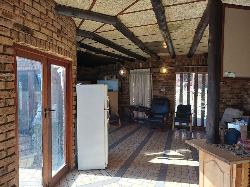 4 Bedroom Property for Sale in Glenvista Gauteng
