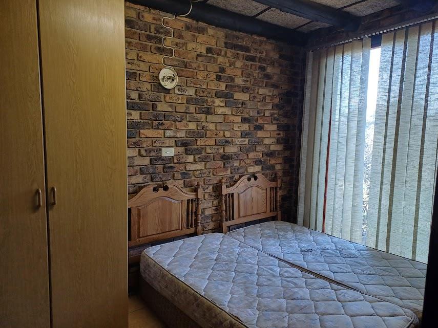4 Bedroom Property for Sale in Glenvista Gauteng