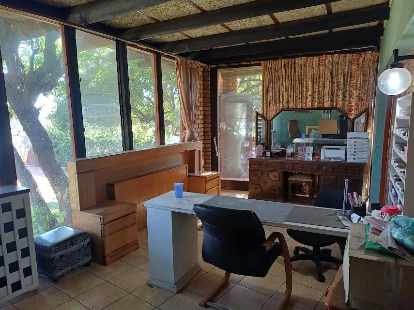 4 Bedroom Property for Sale in Glenvista Gauteng