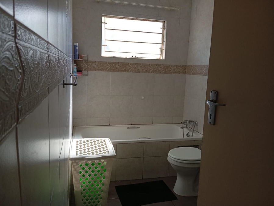 To Let 3 Bedroom Property for Rent in Florentia Gauteng