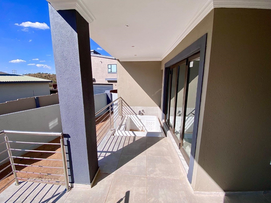 5 Bedroom Property for Sale in Zambezi Manor Lifestyle Estate Gauteng