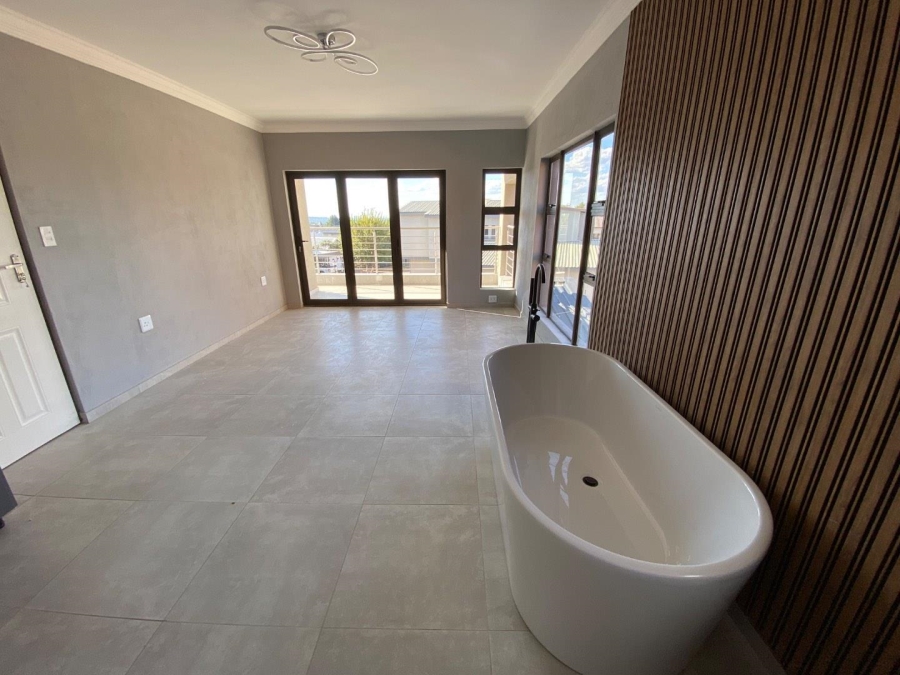 5 Bedroom Property for Sale in Zambezi Manor Lifestyle Estate Gauteng