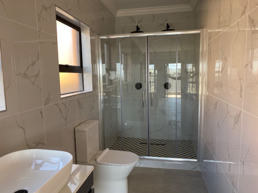 5 Bedroom Property for Sale in Zambezi Manor Lifestyle Estate Gauteng