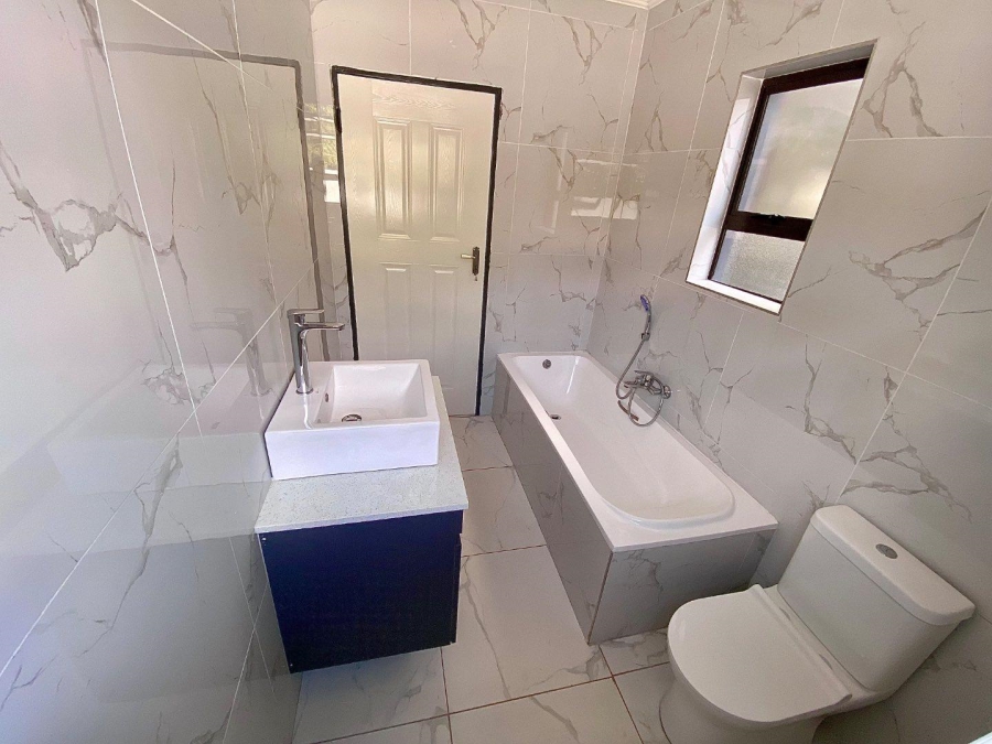 5 Bedroom Property for Sale in Zambezi Manor Lifestyle Estate Gauteng