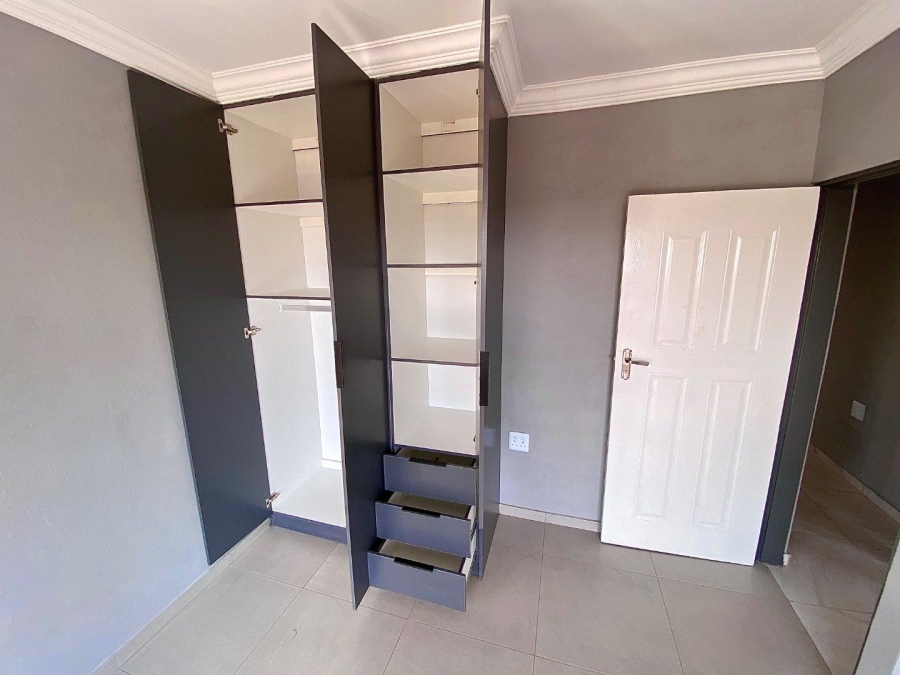 5 Bedroom Property for Sale in Zambezi Manor Lifestyle Estate Gauteng