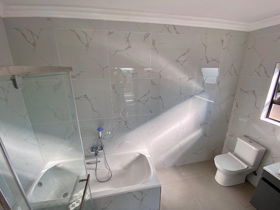 5 Bedroom Property for Sale in Zambezi Manor Lifestyle Estate Gauteng
