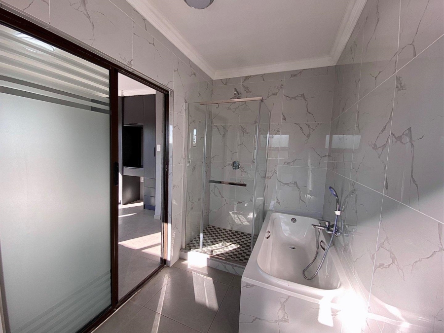 5 Bedroom Property for Sale in Zambezi Manor Lifestyle Estate Gauteng
