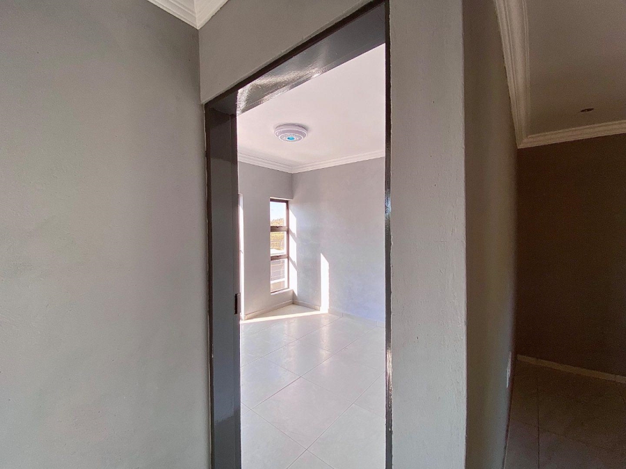 5 Bedroom Property for Sale in Zambezi Manor Lifestyle Estate Gauteng