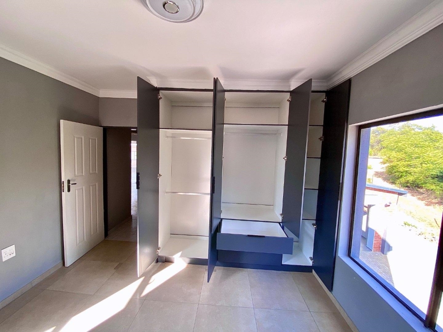 5 Bedroom Property for Sale in Zambezi Manor Lifestyle Estate Gauteng