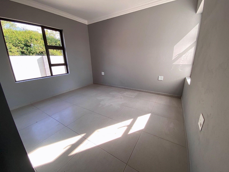 5 Bedroom Property for Sale in Zambezi Manor Lifestyle Estate Gauteng