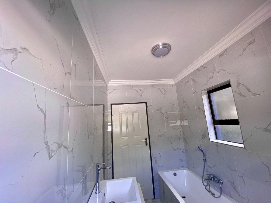 5 Bedroom Property for Sale in Zambezi Manor Lifestyle Estate Gauteng