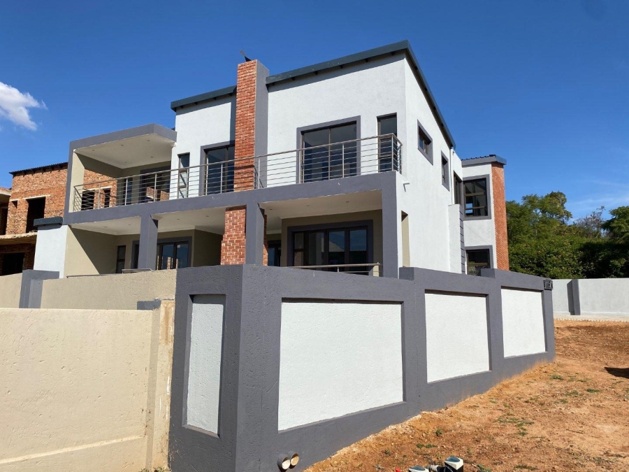 5 Bedroom Property for Sale in Zambezi Manor Lifestyle Estate Gauteng