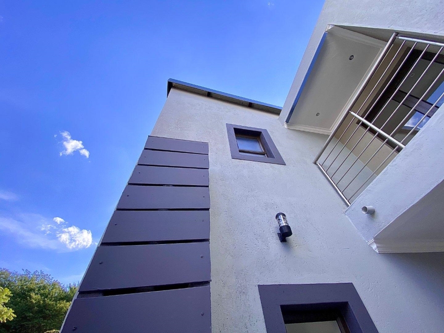 5 Bedroom Property for Sale in Zambezi Manor Lifestyle Estate Gauteng
