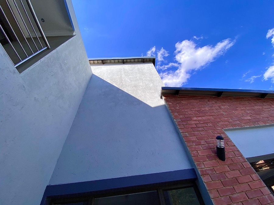 5 Bedroom Property for Sale in Zambezi Manor Lifestyle Estate Gauteng