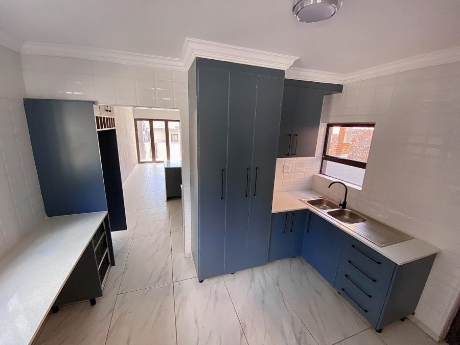 5 Bedroom Property for Sale in Montana Gauteng
