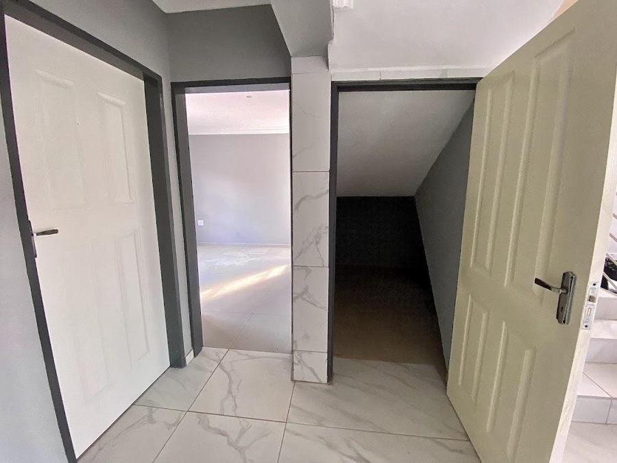 5 Bedroom Property for Sale in Montana Gauteng