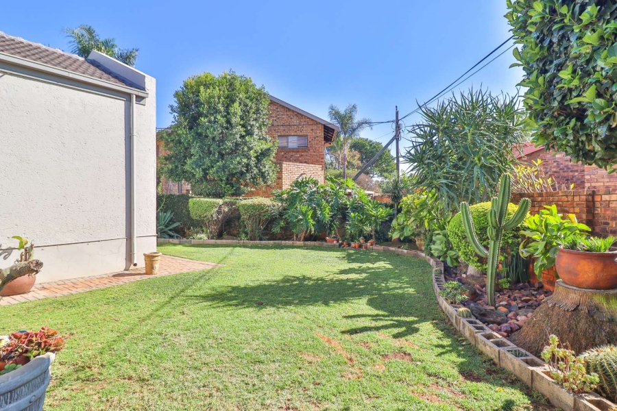 3 Bedroom Property for Sale in Faerie Glen Gauteng